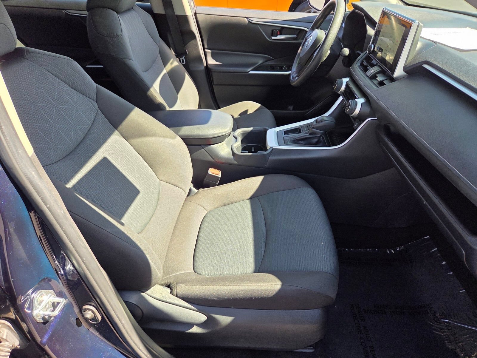 Used 2025 Toyota RAV4 XLE FWD image 15