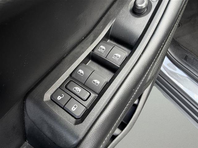 Used 2024 Jeep Grand Cherokee L Limited w/ Black Appearance Package AWD/4WD image 16