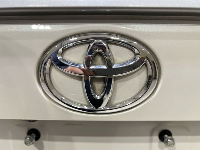 Used 2019 Toyota RAV4 Limited image 28