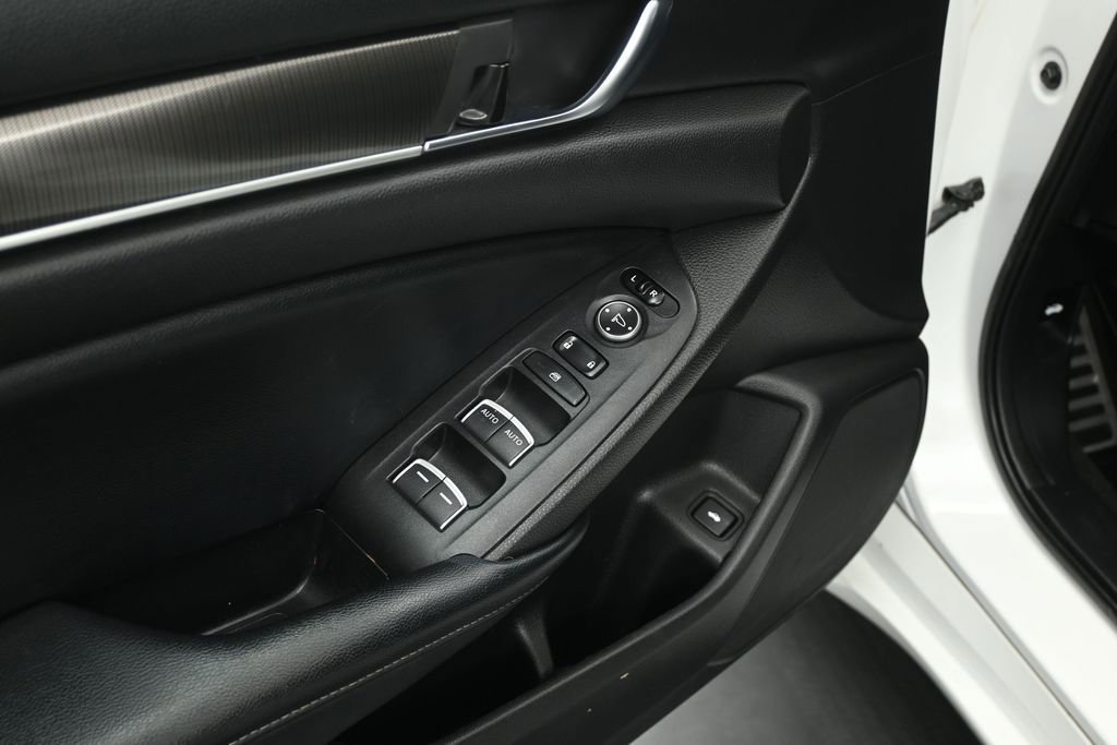 Used 2018 Honda Accord Sport image 7