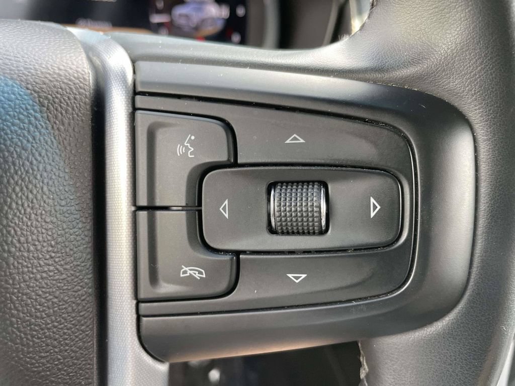 Used 2023 GMC Yukon SLT AWD/4WD image 25