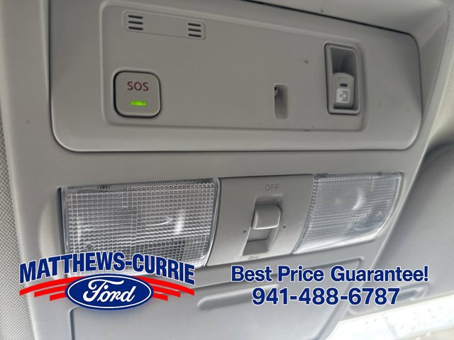 Used 2020 Nissan Titan SV w/ SV Convenience Package RWD image 24