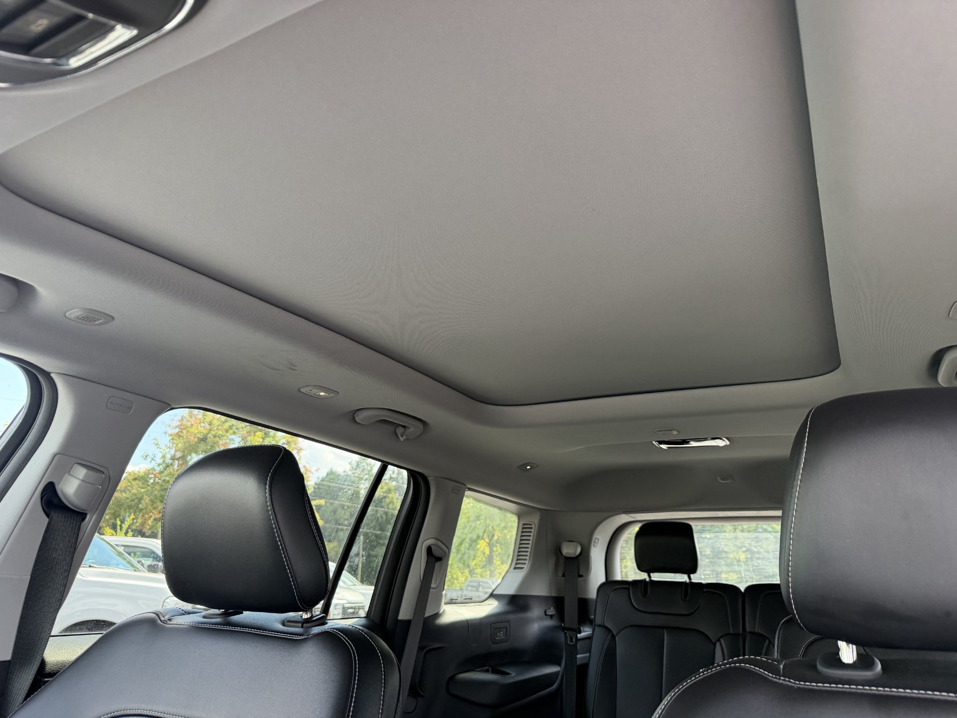 Used 2023 Jeep Grand Cherokee L Limited RWD image 10