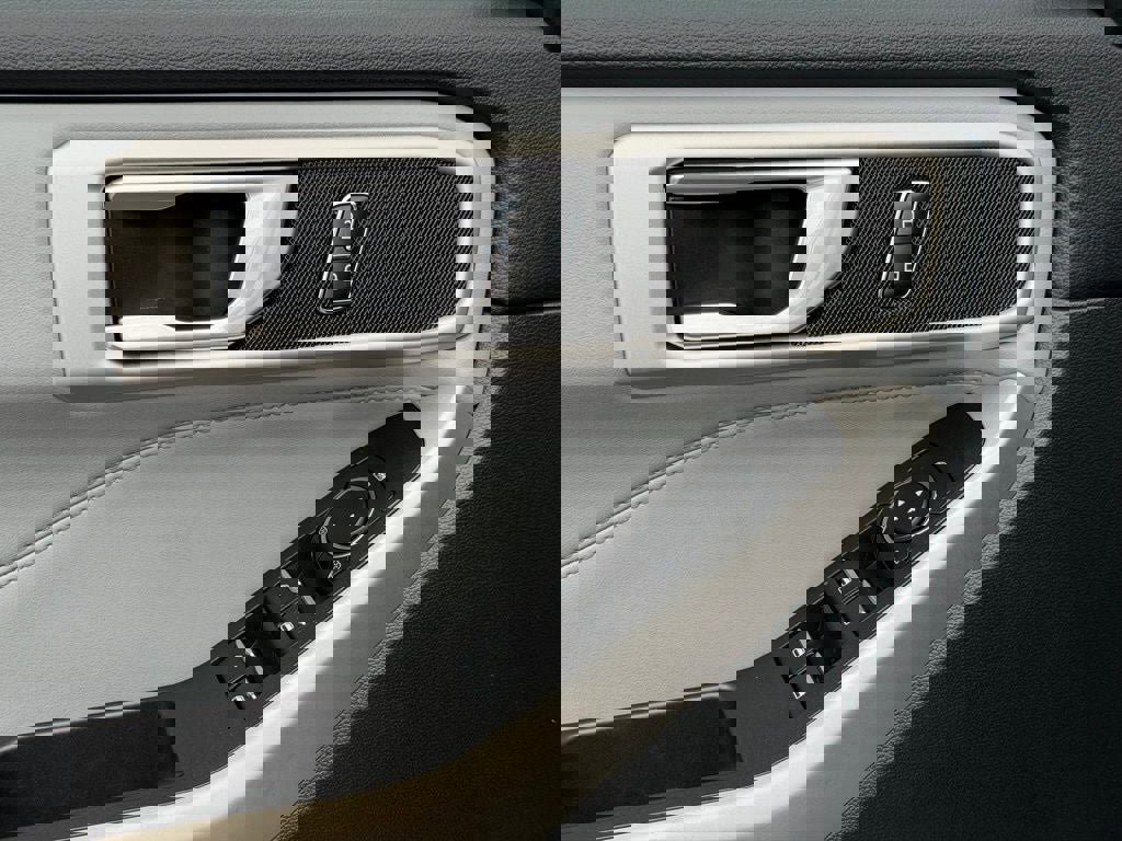 Certified 2023 Ford Explorer XLT w/ Equipment Group 202A image 23