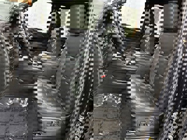 Used 2024 Chevrolet Suburban LT image 3