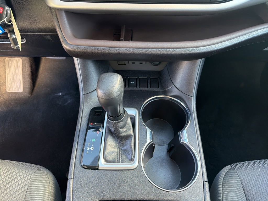 Used 2019 Toyota Highlander LE image 29