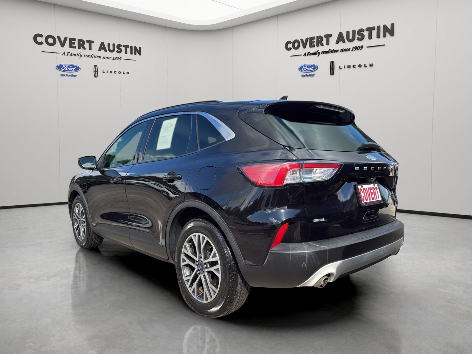 Certified 2020 Ford Escape SEL FWD image 3