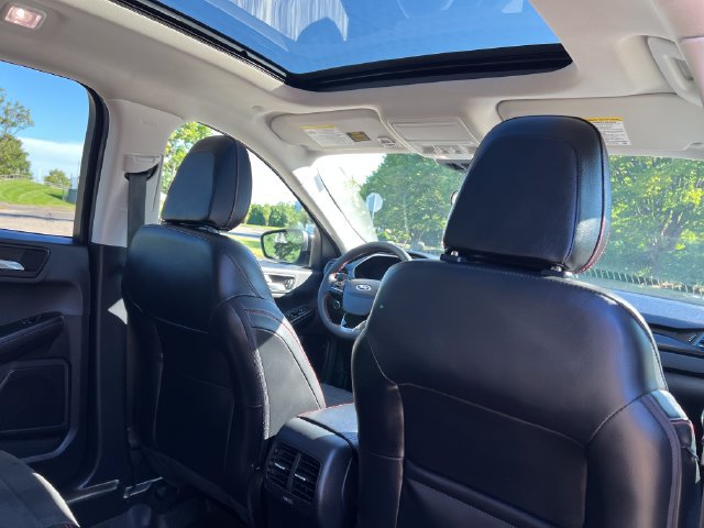 Certified 2022 Ford Escape SEL w/ SEL Stealth AWD Package image 33