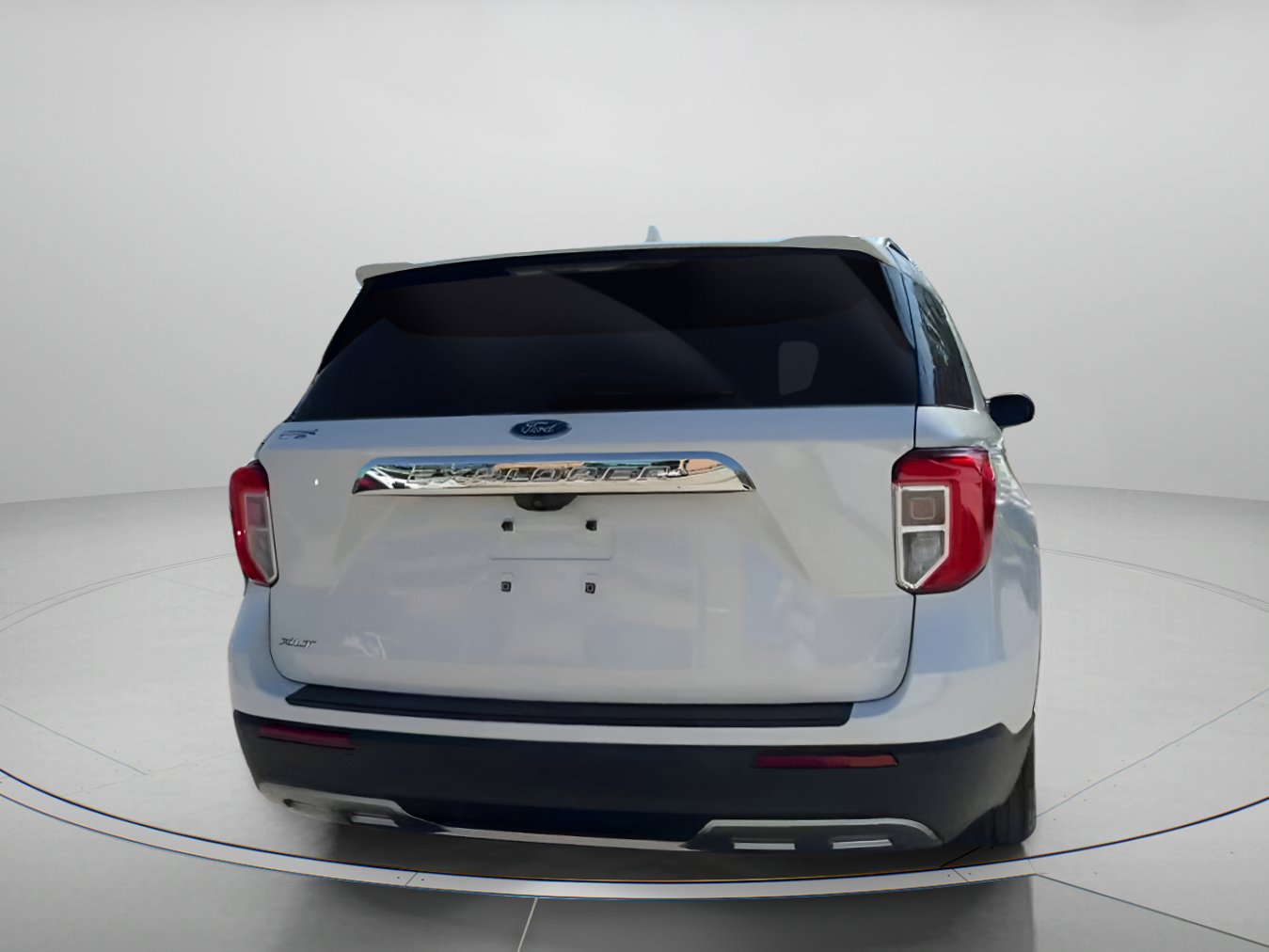 Certified 2022 Ford Explorer XLT w/ Equipment Group 202A image 24