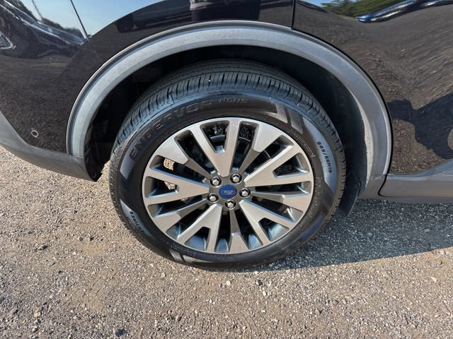 Certified 2020 Ford Escape Titanium AWD/4WD image 29