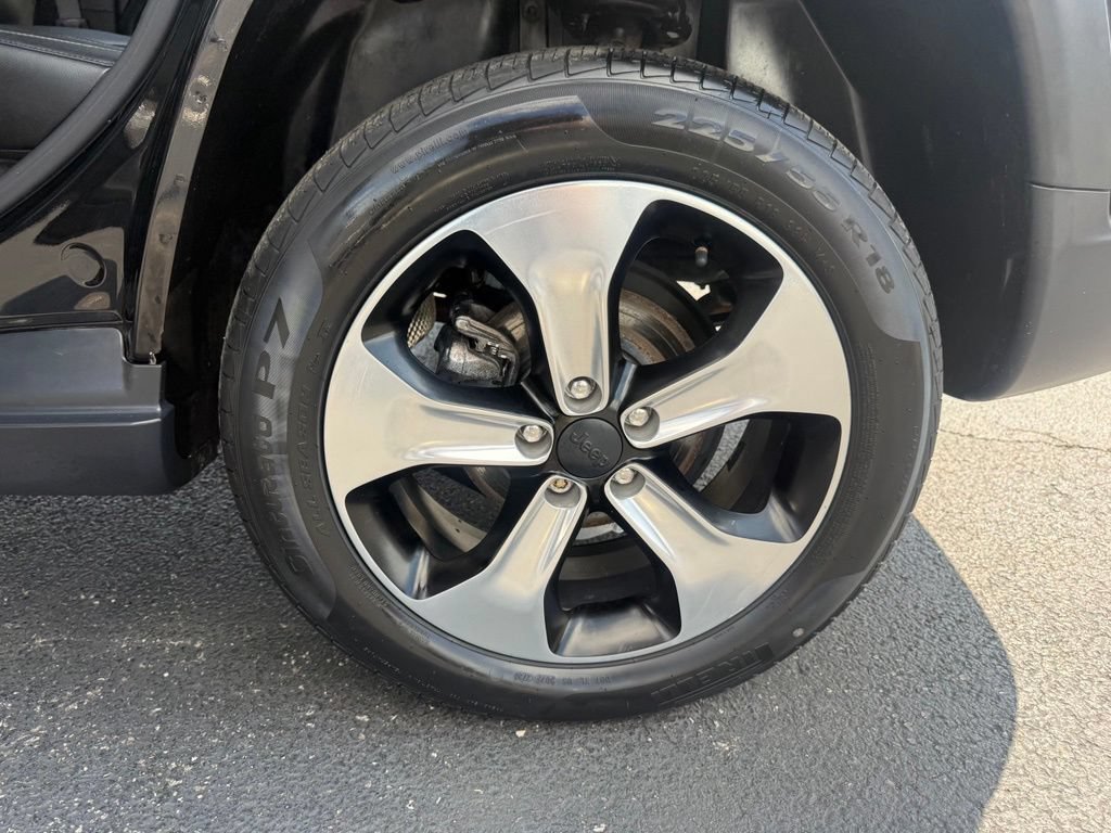 Used 2018 Jeep Compass Latitude AWD/4WD image 37