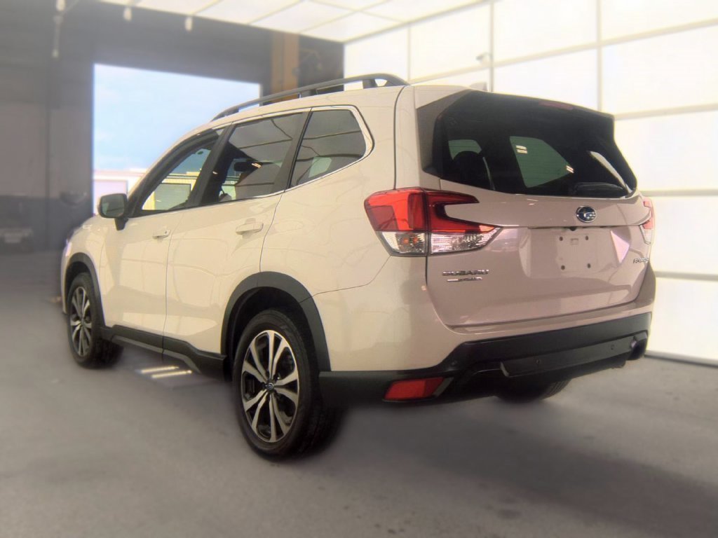 Used 2023 Subaru Forester Limited AWD/4WD image 3