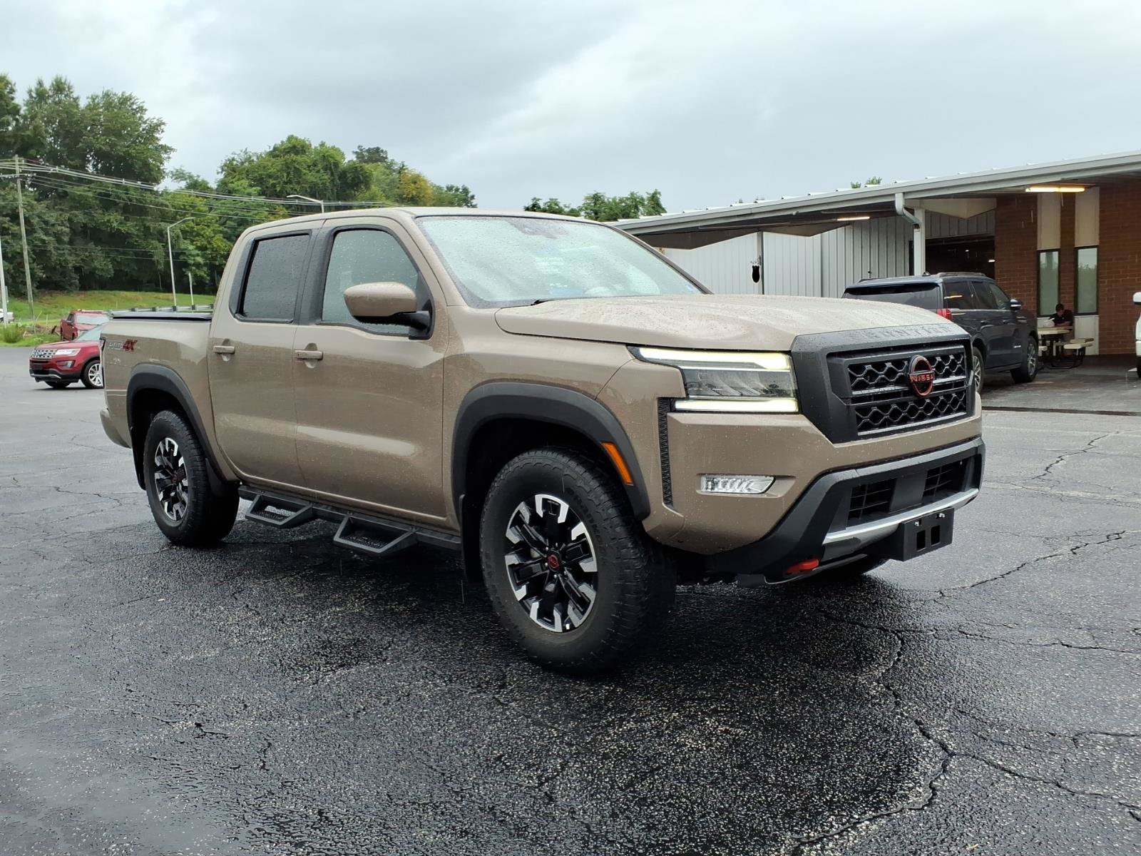 Used 2022 Nissan Frontier PRO-4X w/ Off-Road Protection Package AWD/4WD image 2