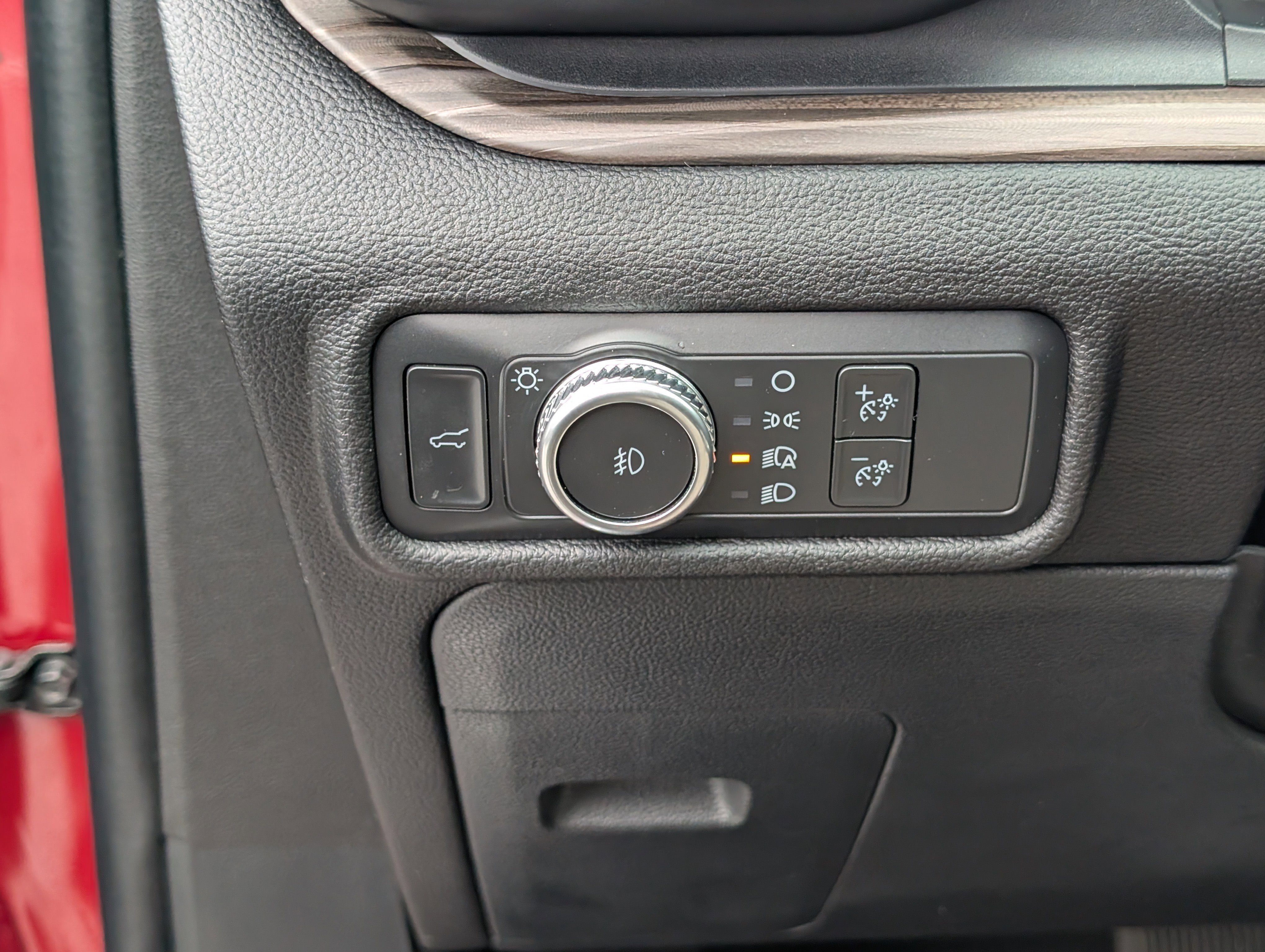 Certified 2022 Ford Explorer Limited w/ Equipment Group 301A image 25