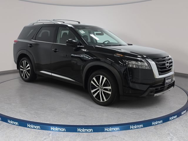 Used 2025 Nissan Pathfinder Platinum w/ Cargo Package AWD/4WD image 4