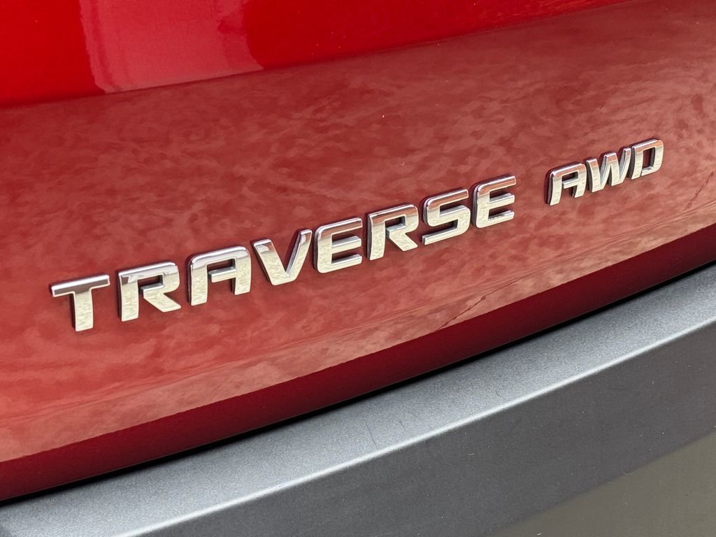 Used 2023 Chevrolet Traverse LT AWD/4WD image 3