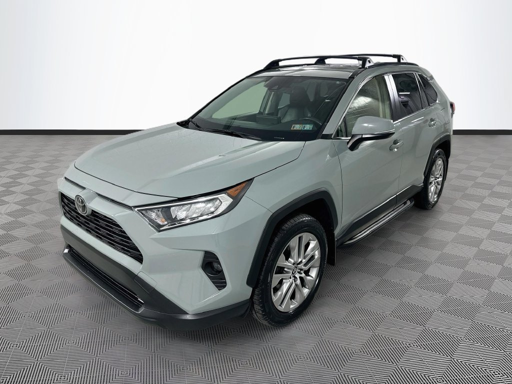 Used 2021 Toyota RAV4 XLE Premium AWD/4WD image 5