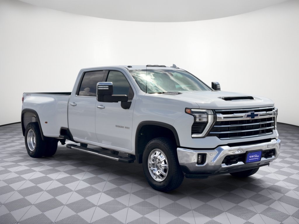 Used 2024 Chevrolet Silverado 3500 LTZ w/ LTZ Plus Package AWD/4WD image 7