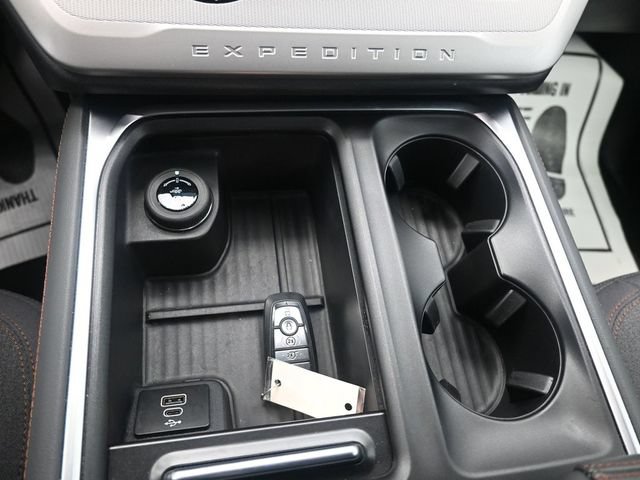 Certified 2025 Ford Expedition Active AWD/4WD image 15