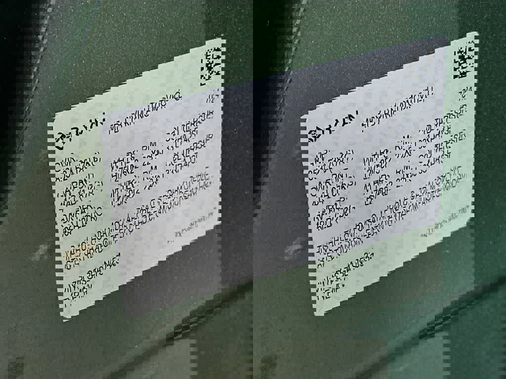 Used 2025 Rivian R1S Adventure image 26