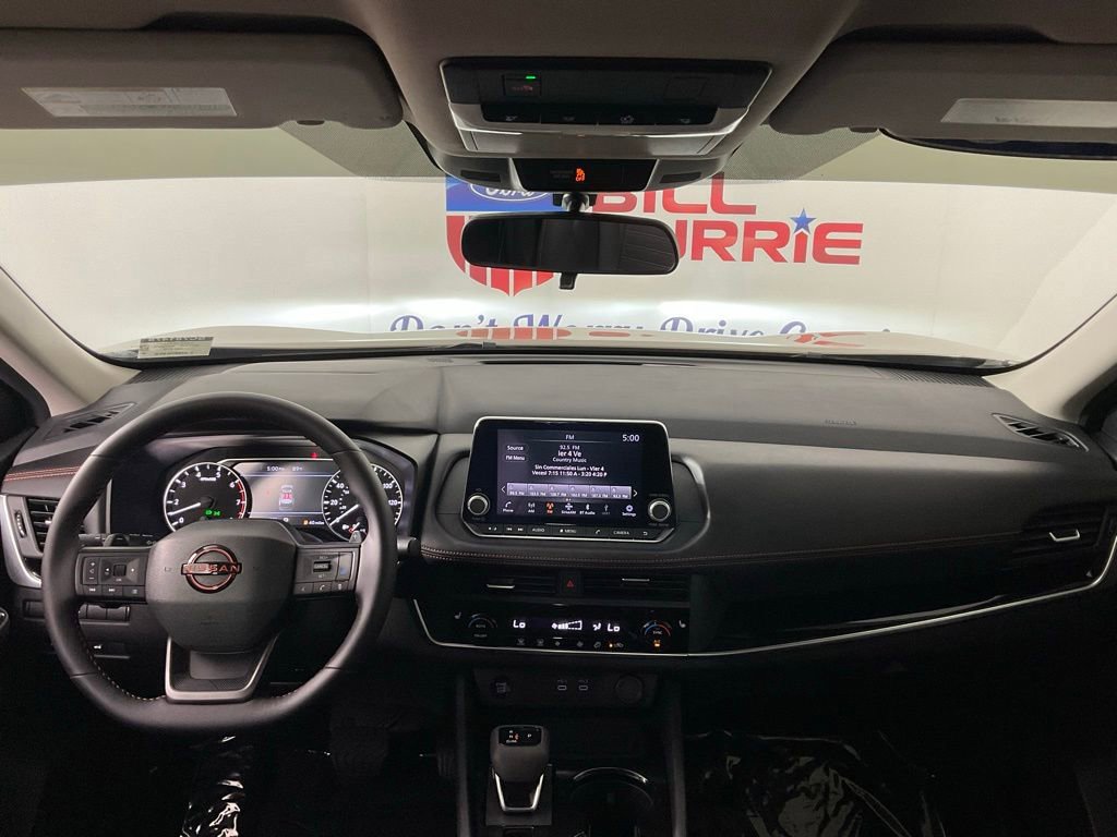 Used 2025 Nissan Rogue SV AWD/4WD image 18