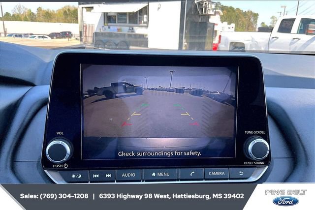 Used 2024 Nissan Rogue SV image 15