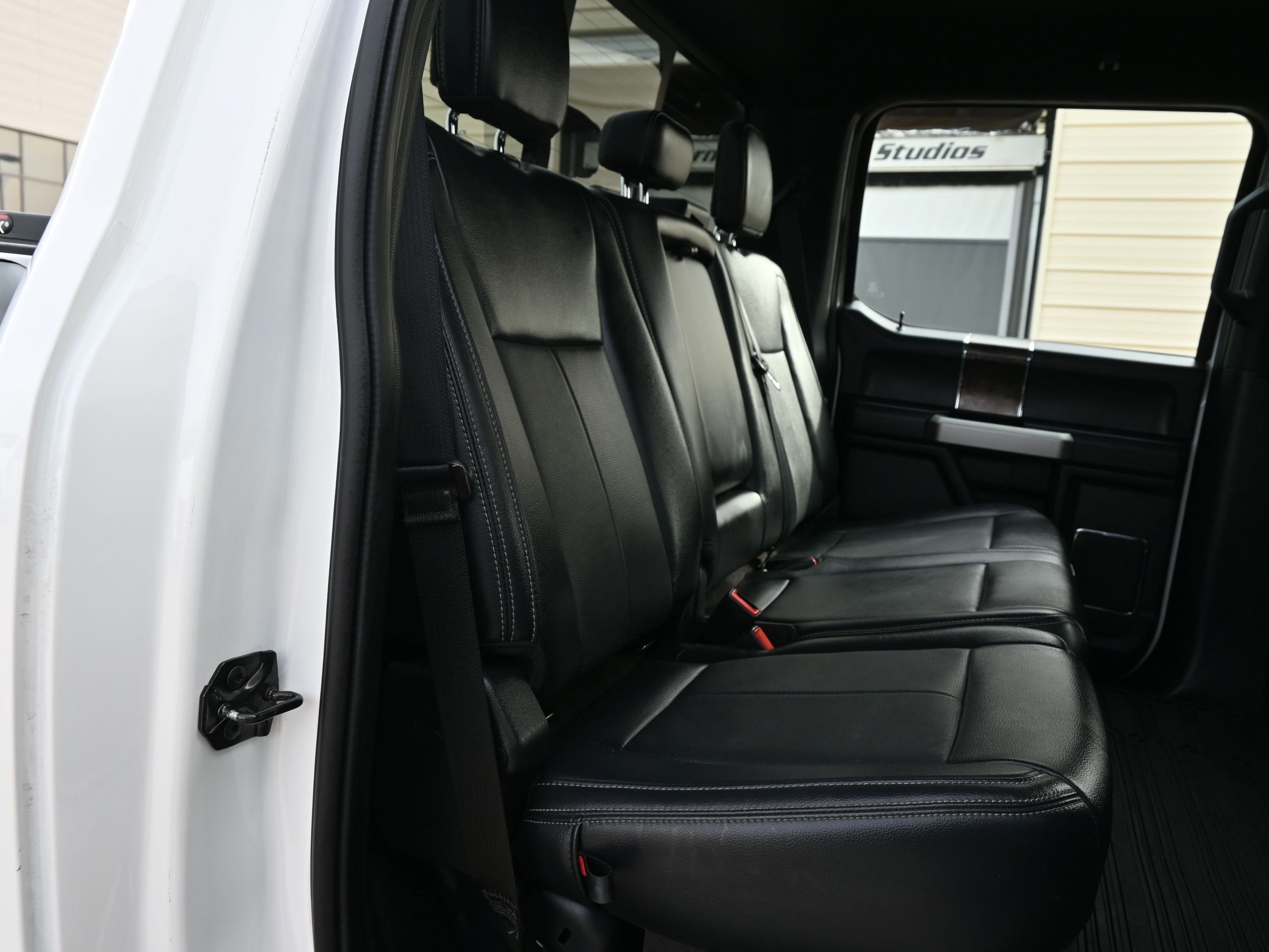 Certified 2022 Ford F350 Lariat w/ Lariat Ultimate Package image 15