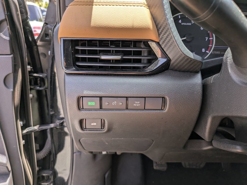 Used 2023 Nissan Sentra SV w/ SV Premium Package FWD image 28
