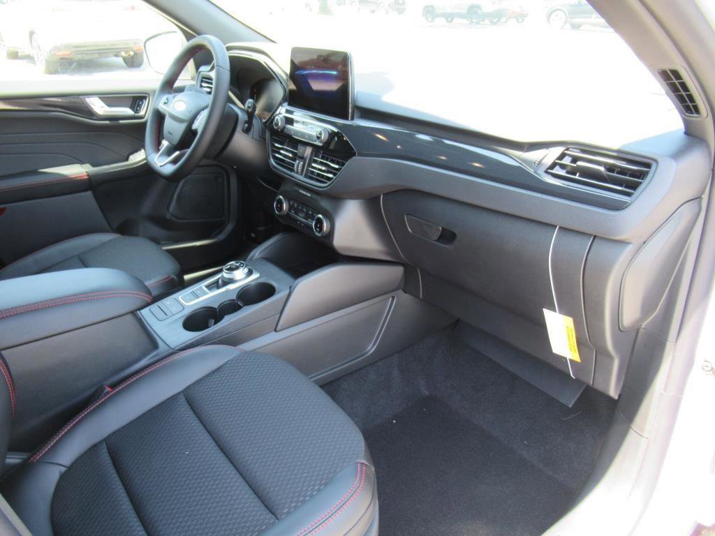Certified 2025 Ford Escape ST-Line image 10