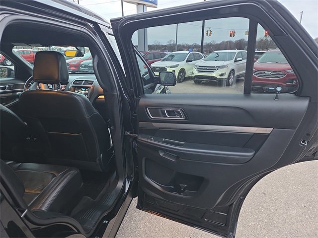 Certified 2018 Ford Explorer XLT w/ Equipment Group 202A image 21
