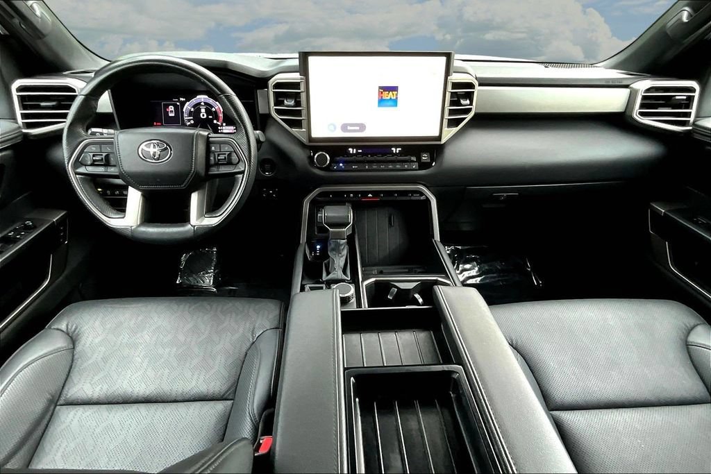 Used 2025 Toyota Tundra Limited AWD/4WD image 10