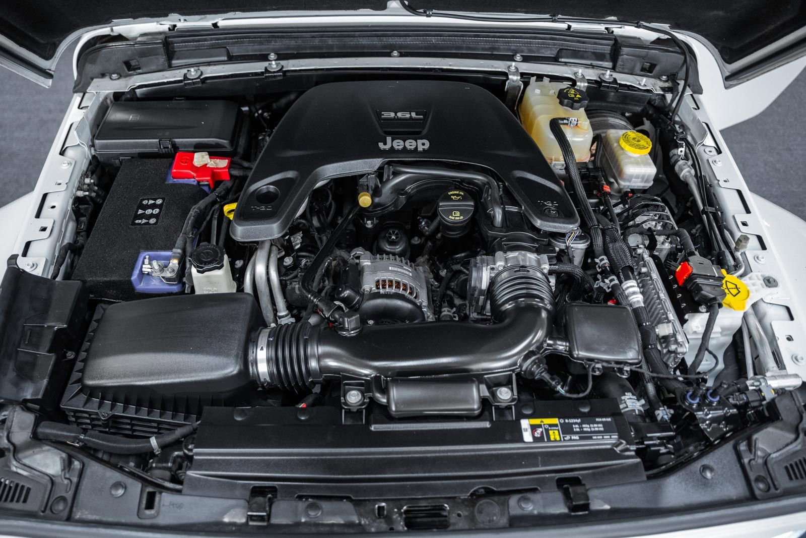 Used 2019 Jeep Wrangler Unlimited Sahara w/ Quick Order Package 24M Moab image 23