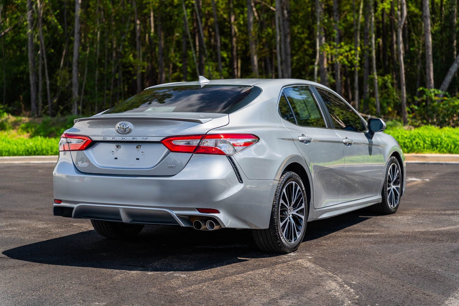 Used 2019 Toyota Camry SE w/ Convenience Package FWD image 7