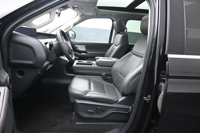 Certified 2025 Ford Expedition Active AWD/4WD image 10