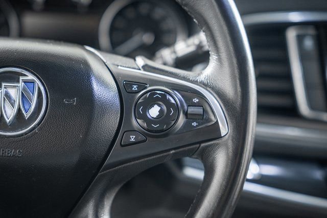 Used 2020 Buick Enclave Essence image 29