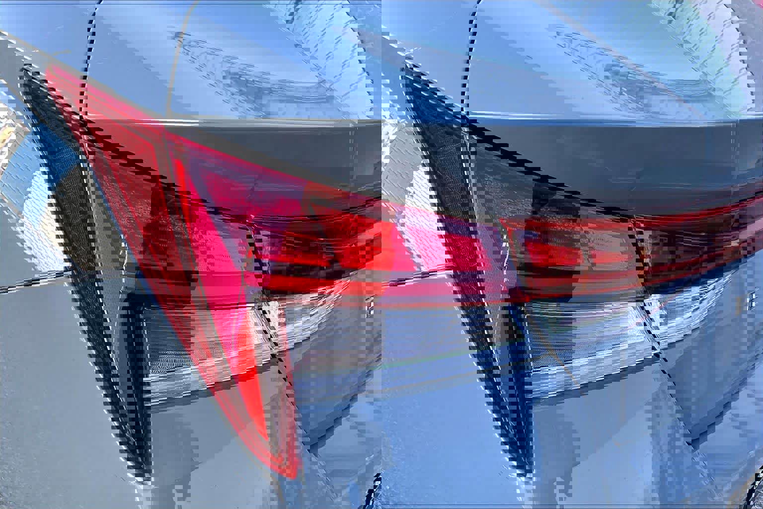 Used 2022 Hyundai Elantra SEL w/ Convenience + Premium Package image 28