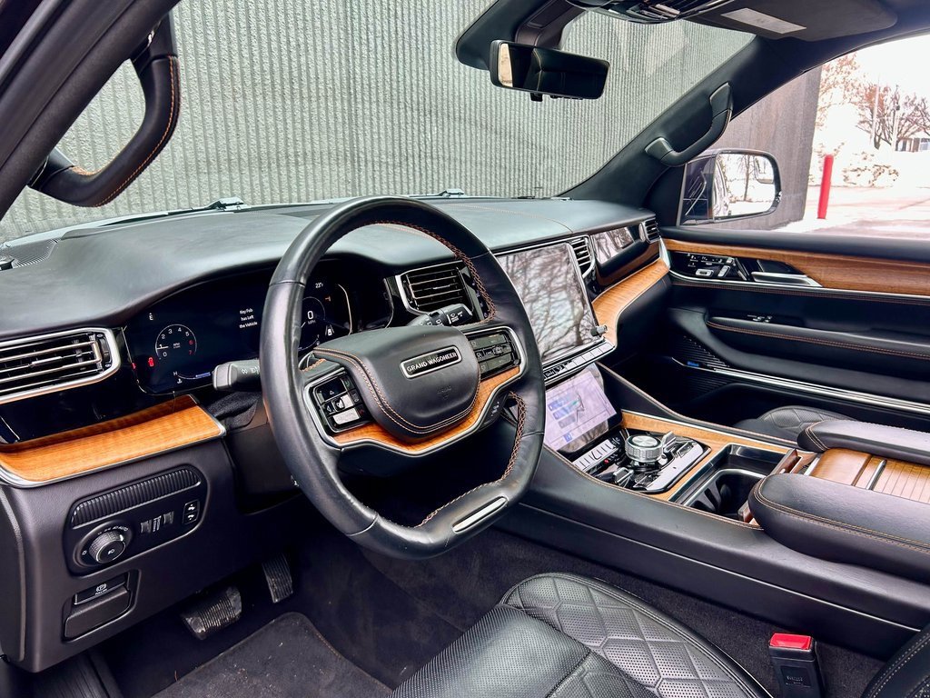 Used 2022 Jeep Grand Wagoneer Series III w/ Rear Seat Video Group 1 image 9