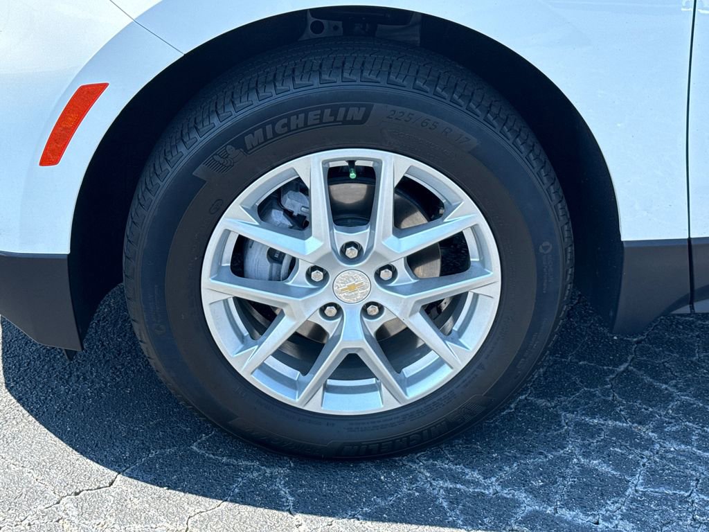 Used 2023 Chevrolet Equinox LS w/ LS Convenience Package image 11