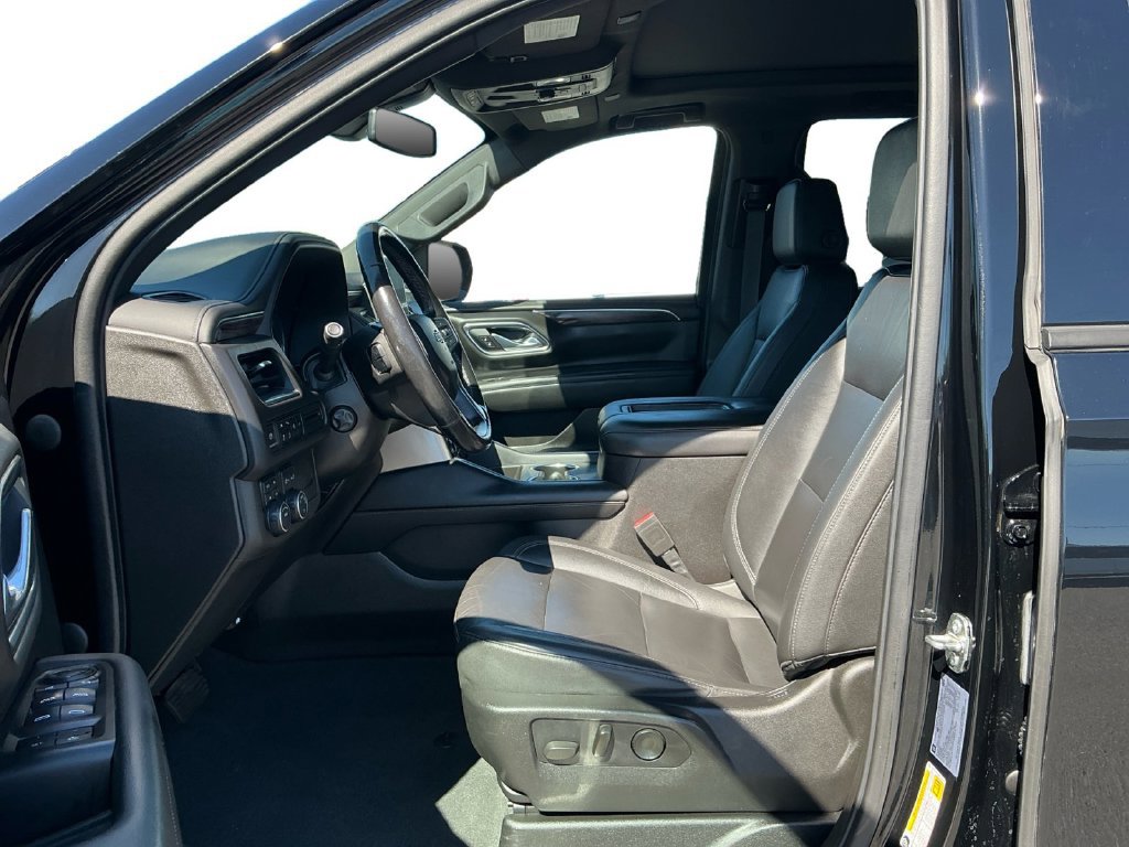 Used 2021 Chevrolet Tahoe Z71 w/ Luxury Package AWD/4WD image 14