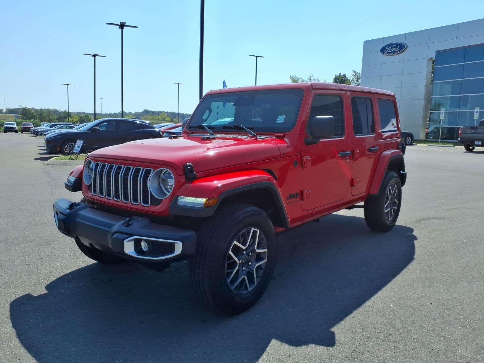 Used 2025 Jeep Wrangler Unlimited Sahara AWD/4WD image 7