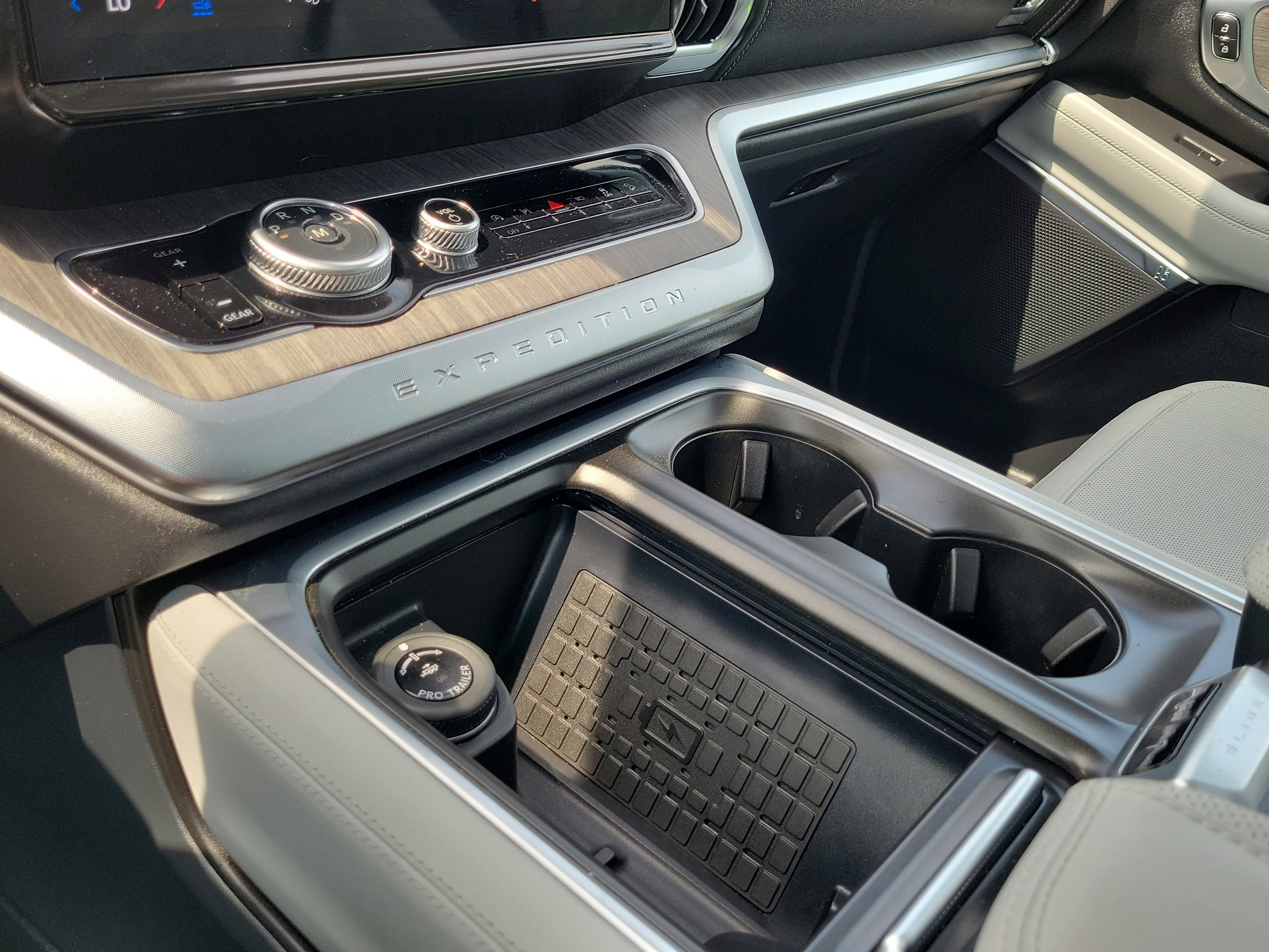 Certified 2025 Ford Expedition Platinum w/ Platinum Ultimate Package AWD/4WD image 27