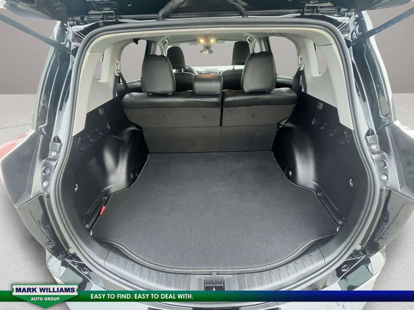 Used 2018 Toyota RAV4 LE image 15