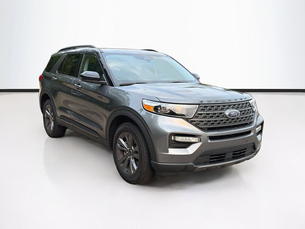 Certified 2024 Ford Explorer XLT w/ Equipment Group 202A AWD/4WD image 3
