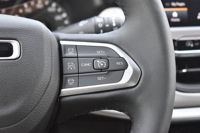 Used 2025 Jeep Compass Limited AWD/4WD image 29