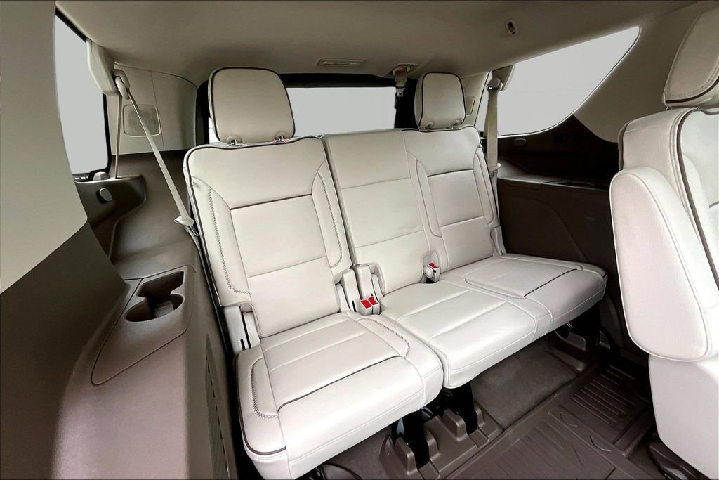 Used 2024 GMC Yukon Denali w/ Advanced Technology Package AWD/4WD image 28