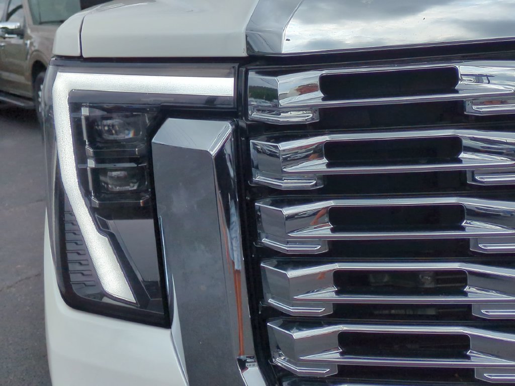 Used 2024 GMC Sierra 2500 Denali w/ Denali Reserve Package AWD/4WD image 11