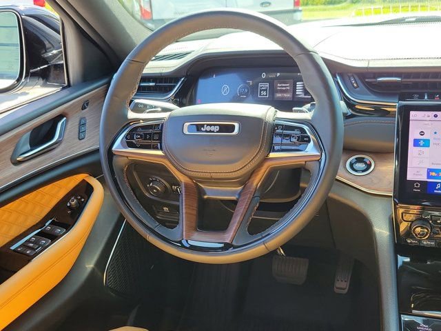 Used 2024 Jeep Grand Cherokee L Summit w/ Advanced Protech Group IV AWD/4WD image 21