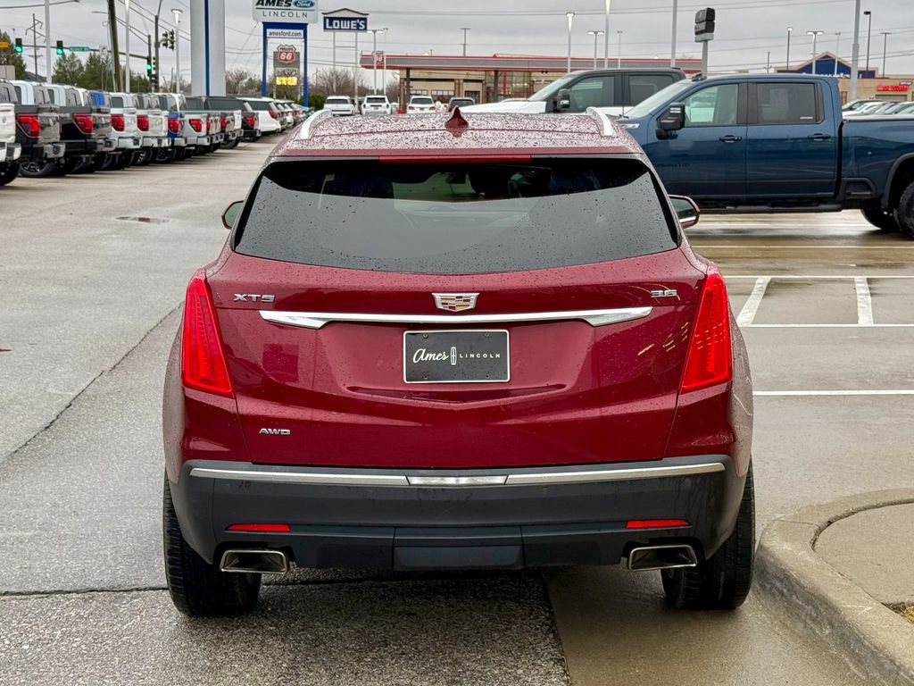Used 2017 Cadillac XT5 Premium Luxury image 2