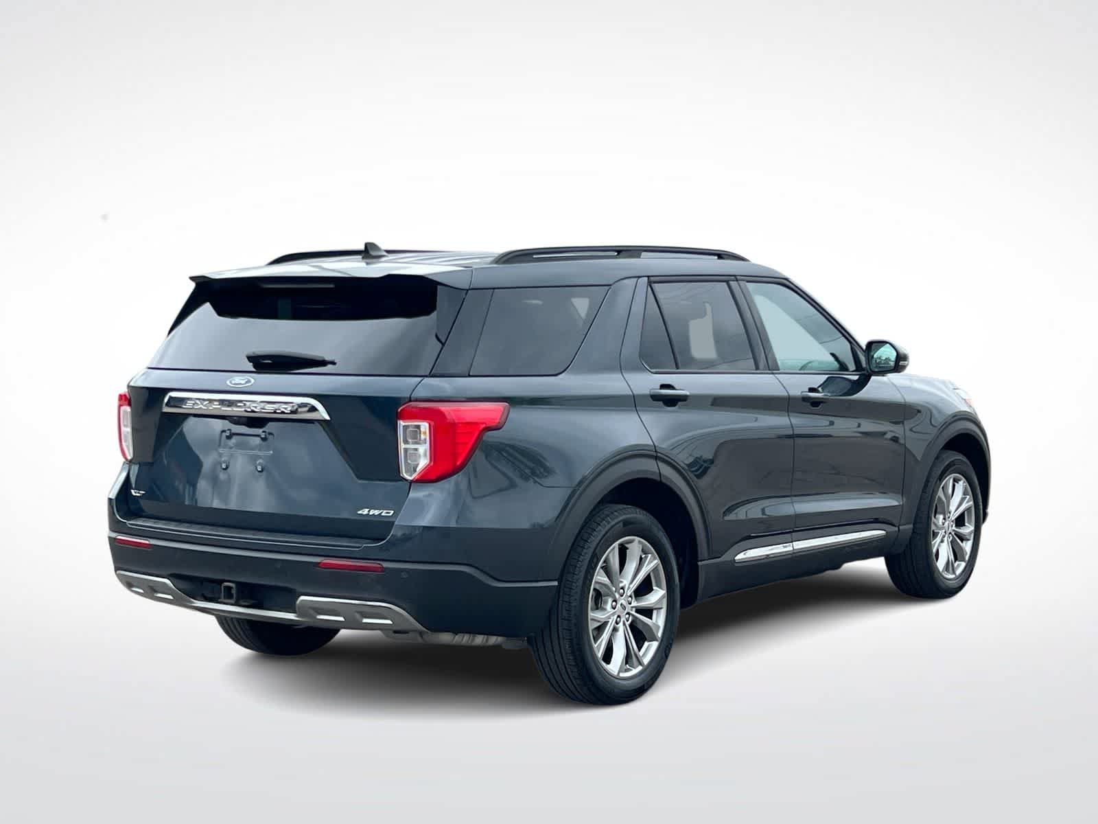 Certified 2023 Ford Explorer XLT w/ Equipment Group 202A AWD/4WD image 8