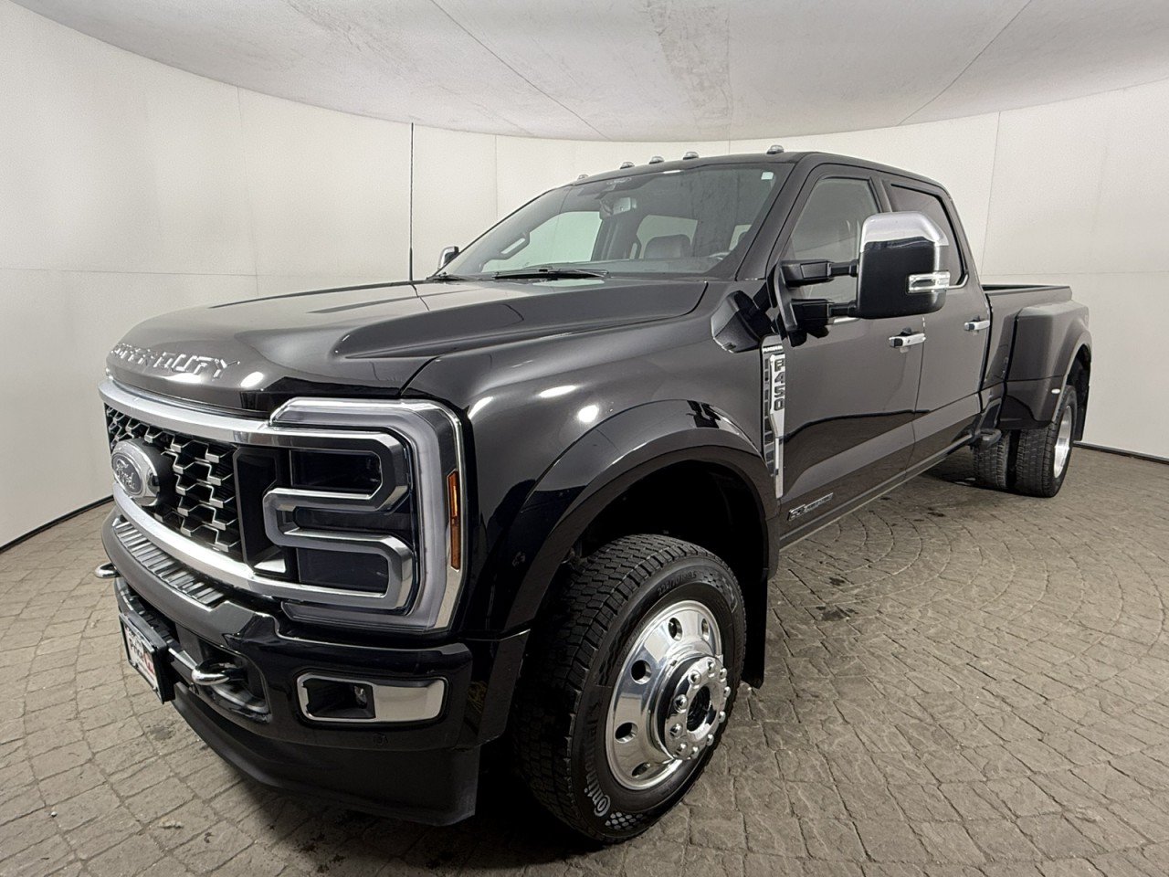 Certified 2024 Ford F450 Platinum w/ FX4 Off-Road Package AWD/4WD image 3